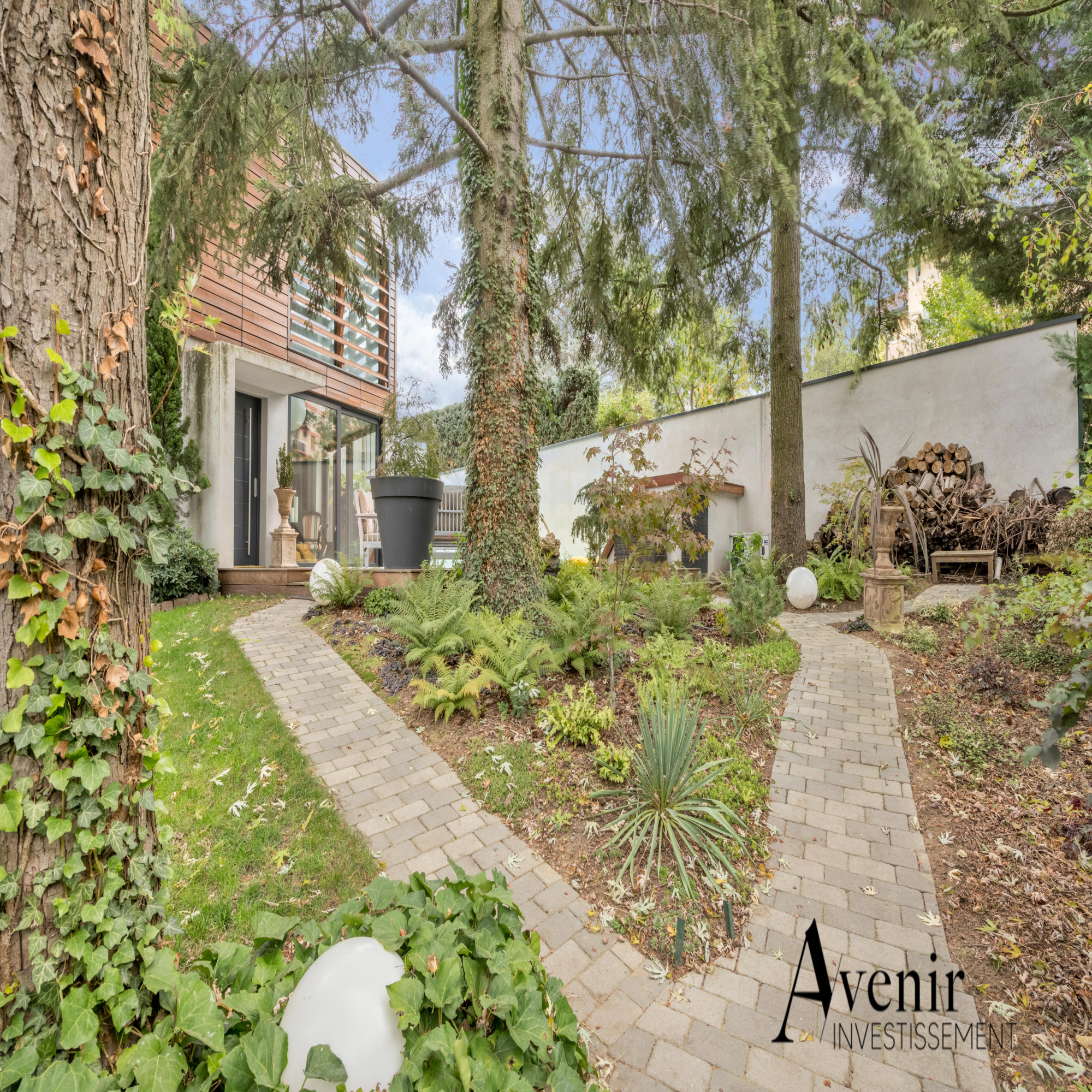 Vente MAISON CONTEMPORAINE - LYON 5 - UNIQUE - BIEN D'EXCEPTION - PISCINE